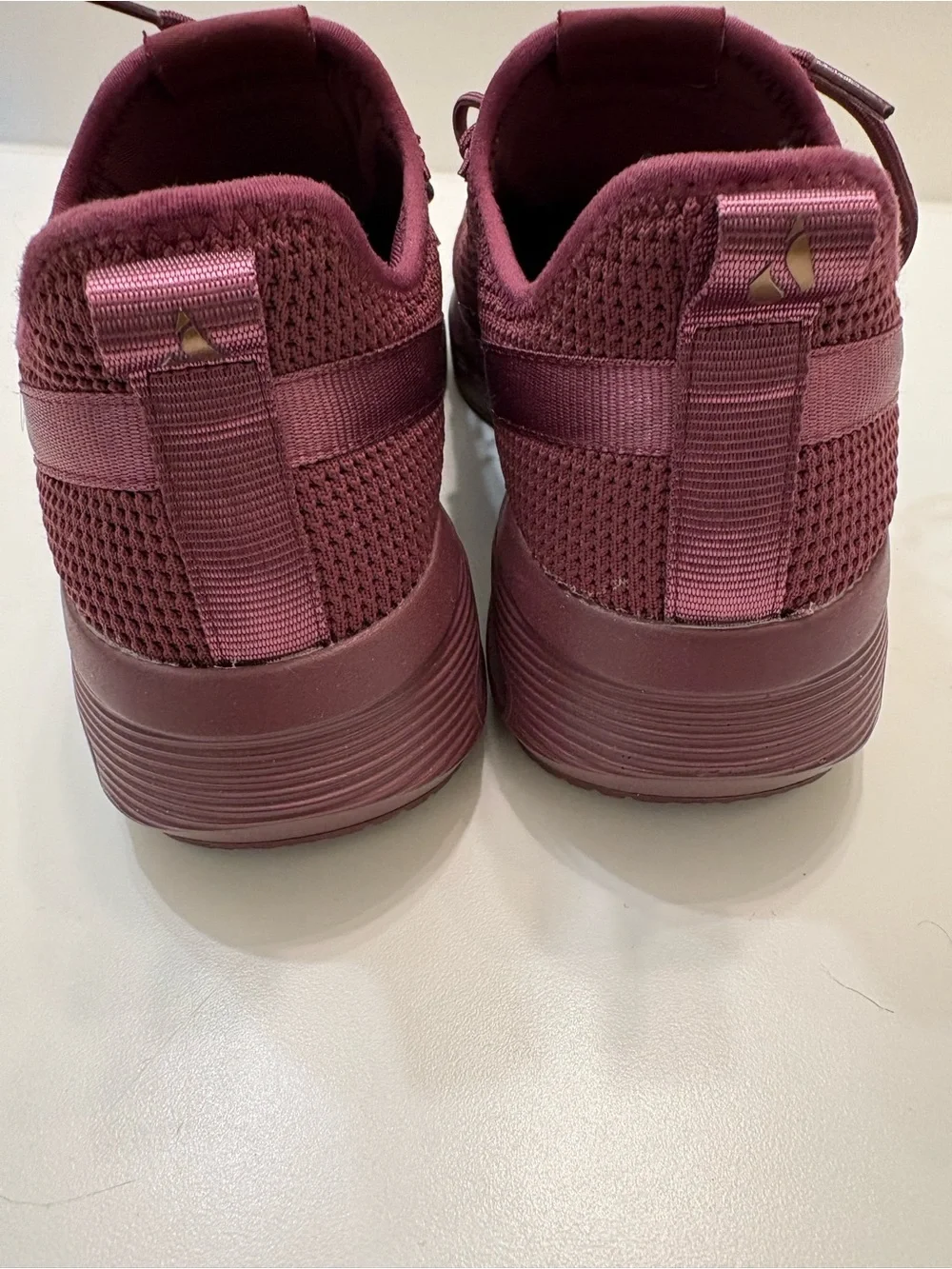 Skechers Los Angeles Vegan Burgundy/Plum Knit Lace-Up Sneakers Size 9